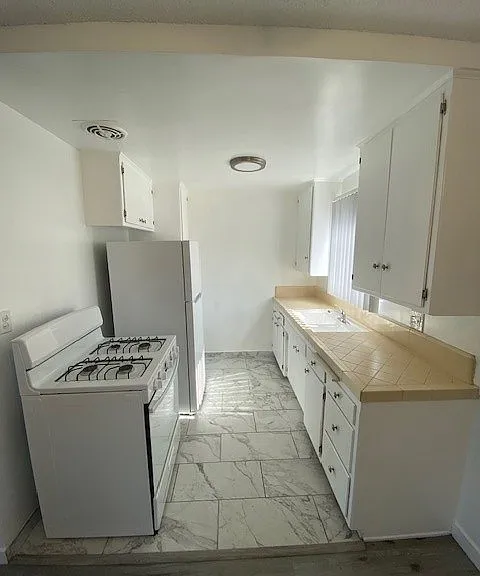 4008 Stevely Ave. — Photo 11