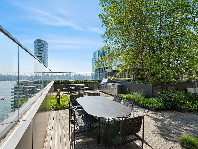 2 Shore Ln #4L — Photo 31
