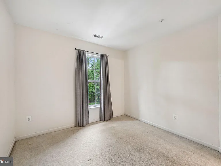 1724 Emory St — Photo 26