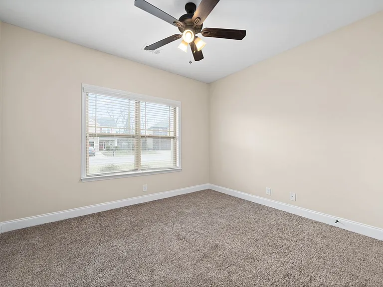 2976 McManus Cir — Photo 32