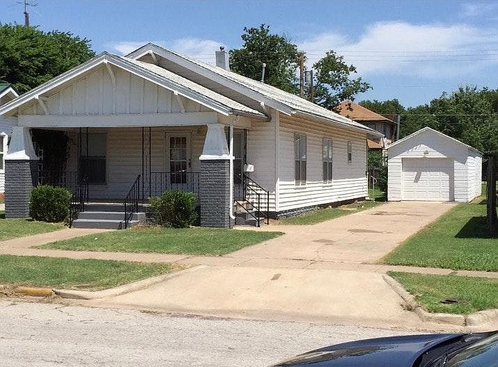 2nd image of 212 W Oklahoma Ave
