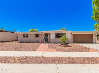 9450 E Palm Tree Dr, Tucson, AZ 85710