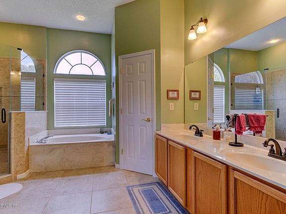 4th image of 10768 Fall Creek Dr W