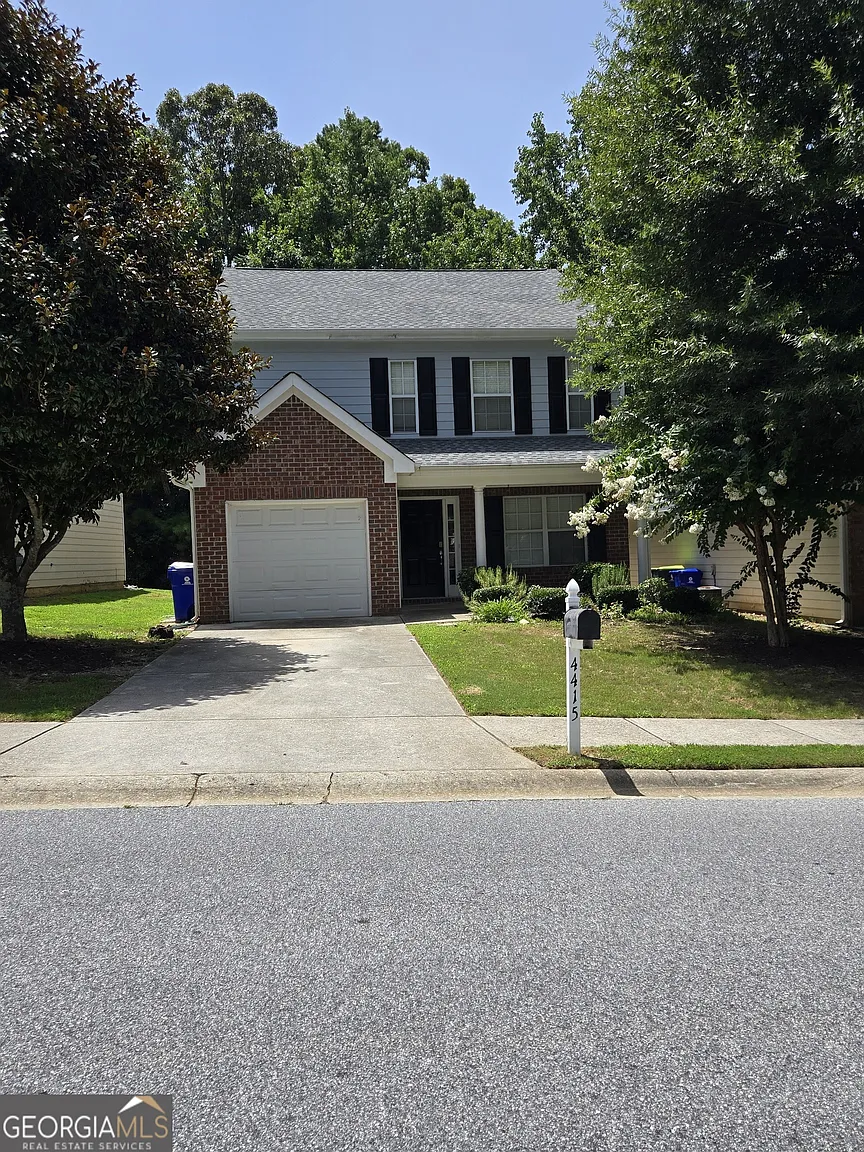 4415 Ravenwood Dr photo 1