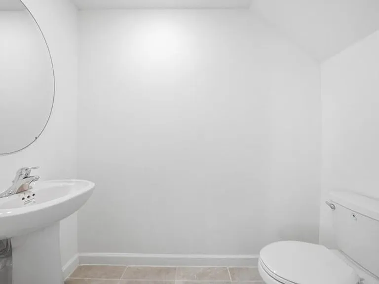 2324 NW 130th Ter — Photo 10