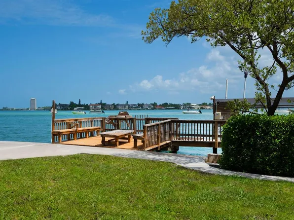 3200 Higel Ave, Sarasota, FL 34242