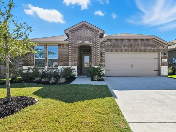 1911 Jackson St, Cleburne, TX 76033