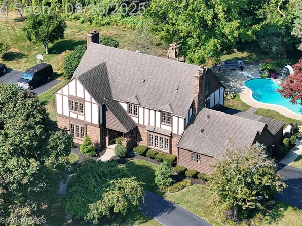 22491 Walsingham Dr, Farmington Hills, MI 48335