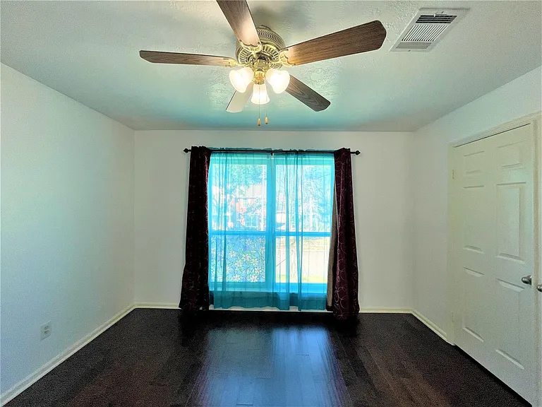 834 Island Meadow Ct — Photo 8