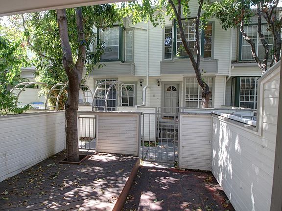 2nd image of 988 Belmont Ter Unit 5