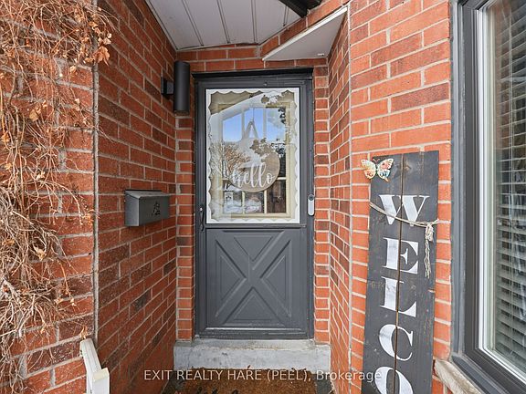 5th image of 77 Lord Simcoe Dr