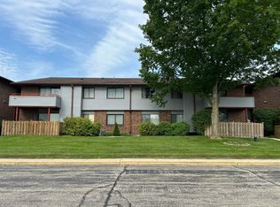 7931 S 68th St, Franklin, WI 53132