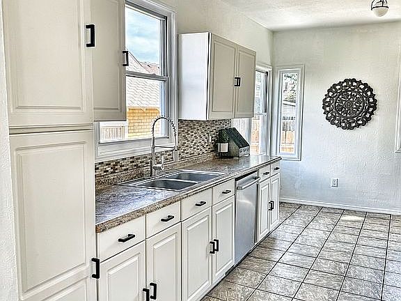 5th image of 1714 N Adams St