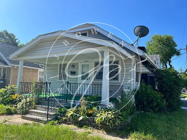 1759 Loxley Rd — Photo 3
