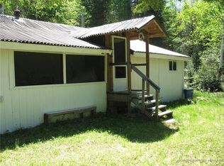 40 McKenny Rd, Parkman, ME 04443