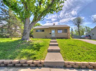 910 Allen Ave, Rapid City, SD 57701