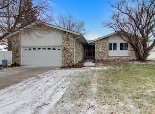 1845 Robinhood Blvd, Schererville, IN 46375