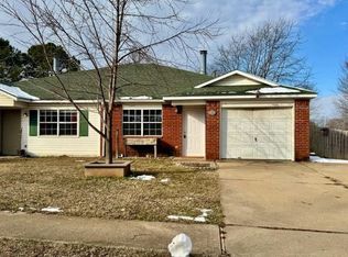 1319 N Boxley Ave, Fayetteville, AR 72704