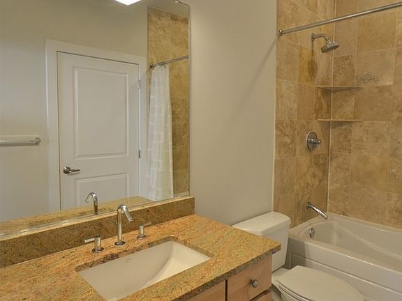 5th image of 2200 N Westmoreland St Unit 215