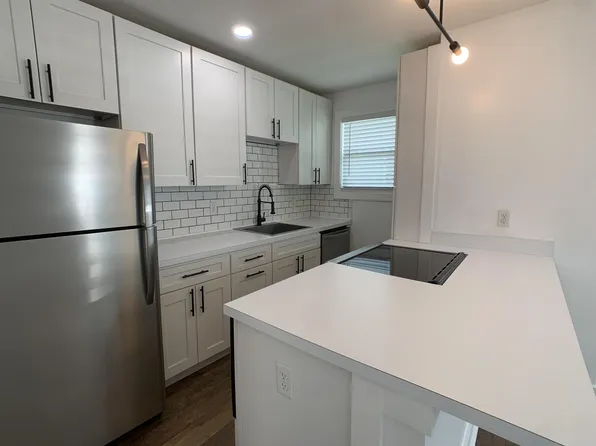 821 2nd St N #4, Jacksonville Beach, FL 32250