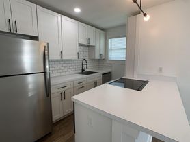 821 2nd St N, Jacksonville Beach, FL