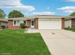 2136 N Westmoreland Dr, Palatine, IL