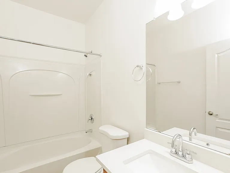 7333 W Saint Catherine Ave — Photo 15