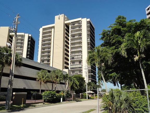 3rd image of 1910 Virginia Ave APT 1503