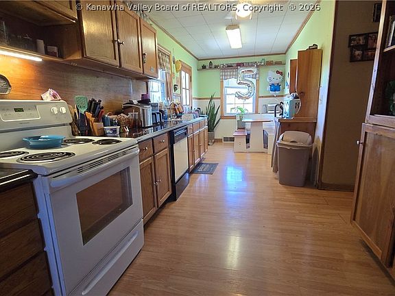 2nd image of 245 1st Ave