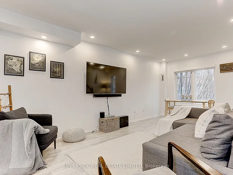 67 Birdstone Cres — Photo 11