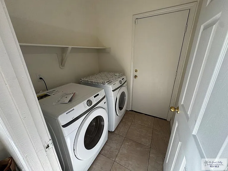 3433 Burgundy Dr — Photo 10