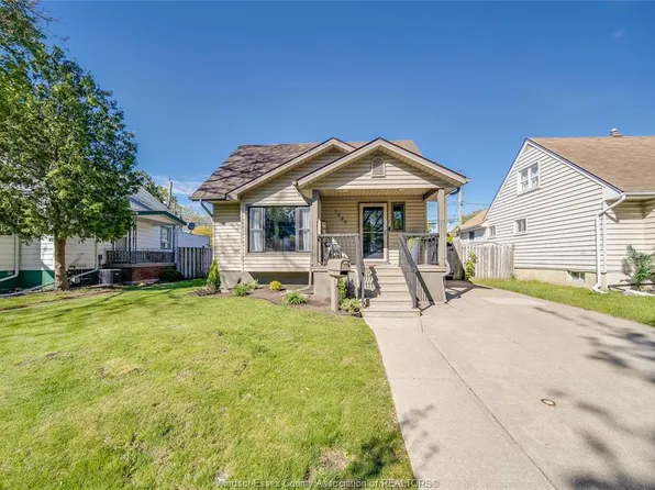 1889 Labadie Rd, Windsor, ON N8W 4J8