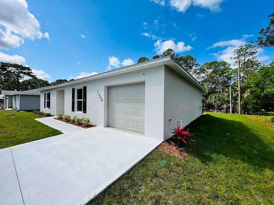 1094 Harlingen Rd SW