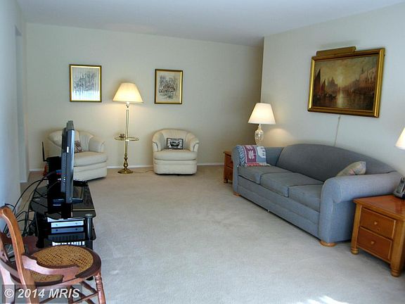 4th image of 11319 Commonwealth Dr #1