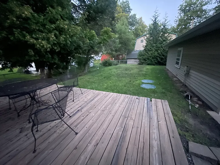 2262 Greenwood Rd — Photo 2
