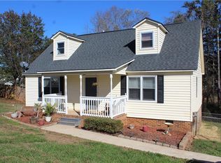 100 Oak Springs Ct, Easley, SC 29640