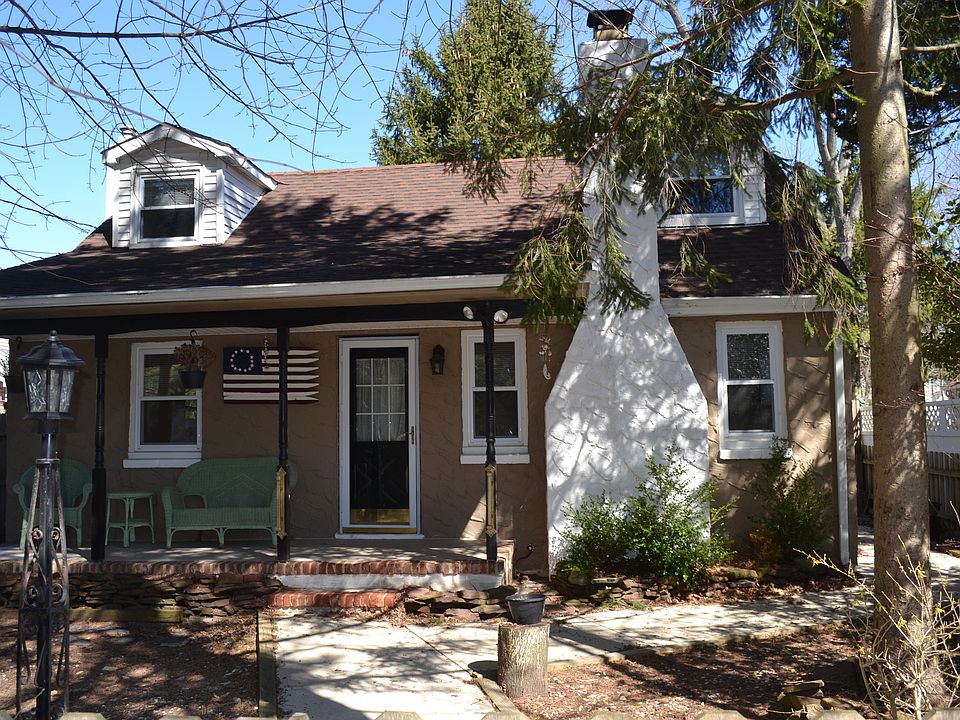 1st image of 119 Beverly Blvd