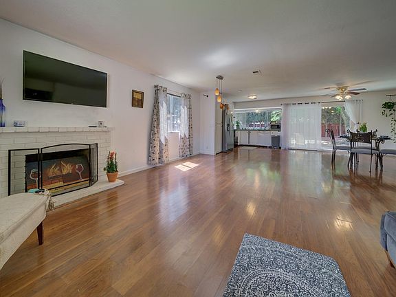 4th image of 1153 Verdin Ct