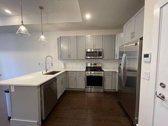 2nd image of 963 Shackamaxon St Unit 3