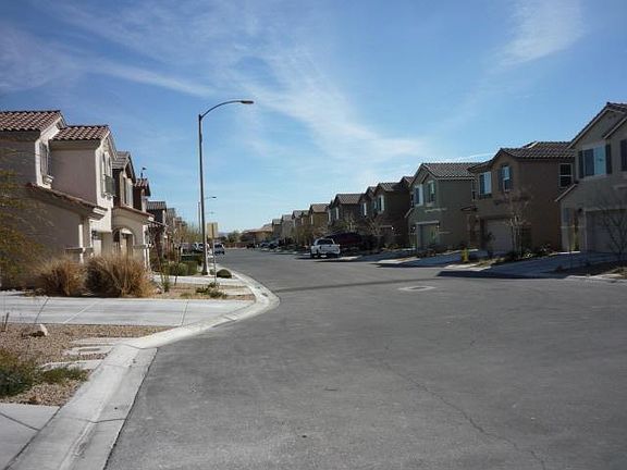 4th image of 7476 Dobroyd Dr