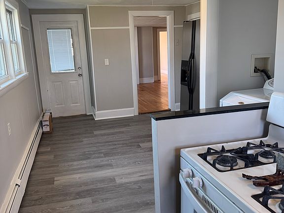 3rd image of 72 Pleasant St