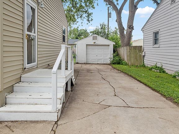 3rd image of 905 W 31st Ave