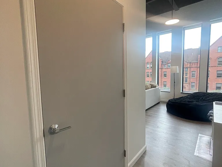50 Prince Apartments — Photo 19