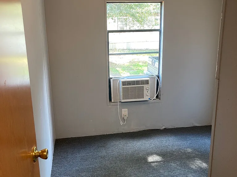 15 Cedar Ave — Photo 16