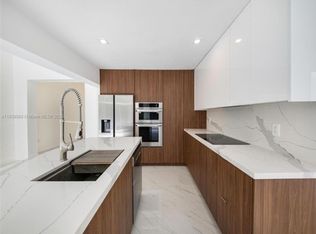 242 Palm Ave, Miami Beach, FL 33139