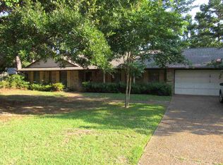 1526 Plantation Blvd, Jackson, MS 39211