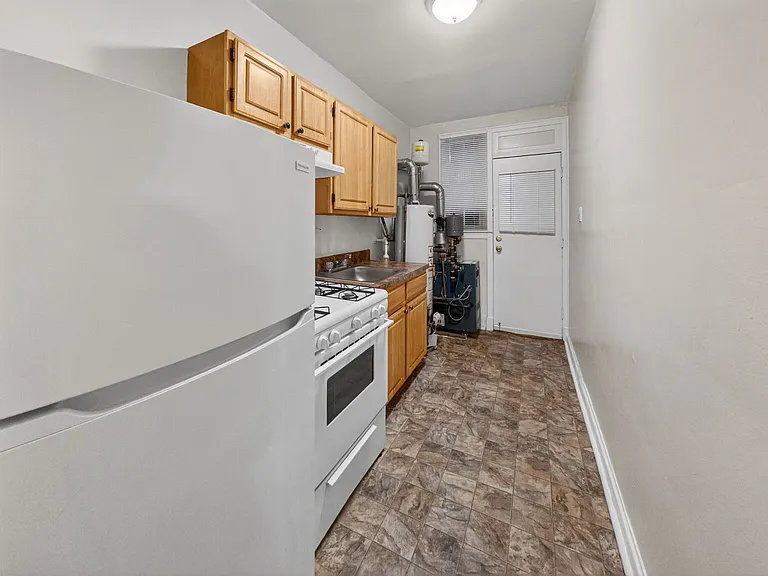 1421 Staples St NE #2 — Photo 7