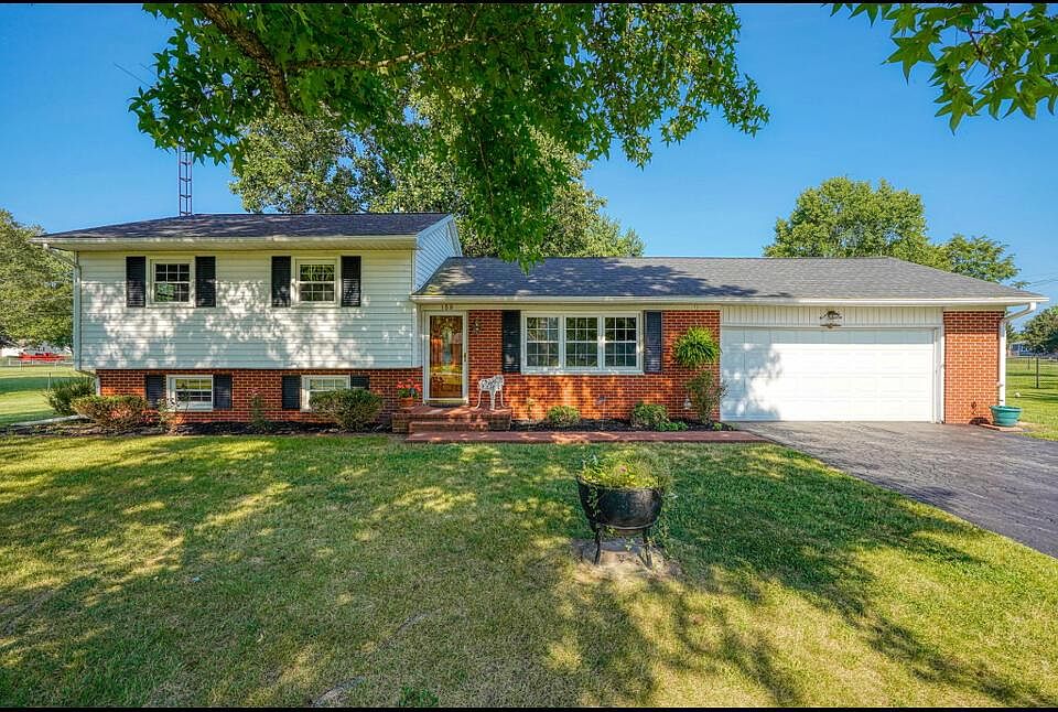 1st image of 159 Emerald Ln