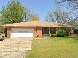 427 W Monroe St, Mangum, OK 73554