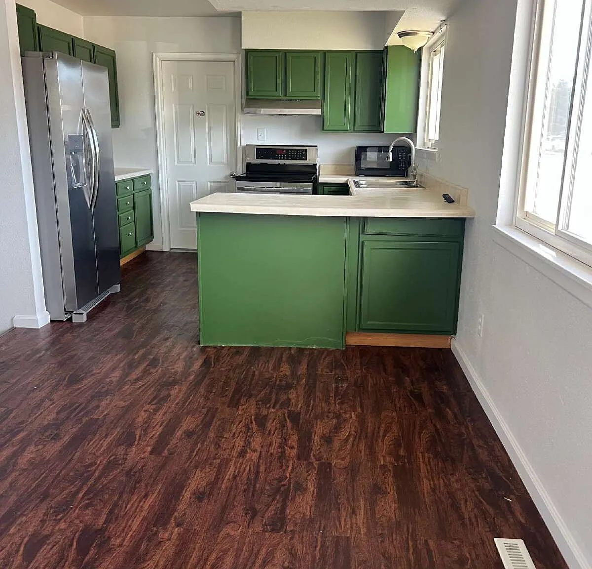 4 bed, 2.0 bath, 1512 sqft, $2,500 — Photo 3